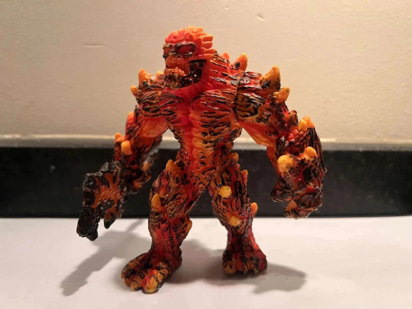 Schleich Lavagolem met wapen