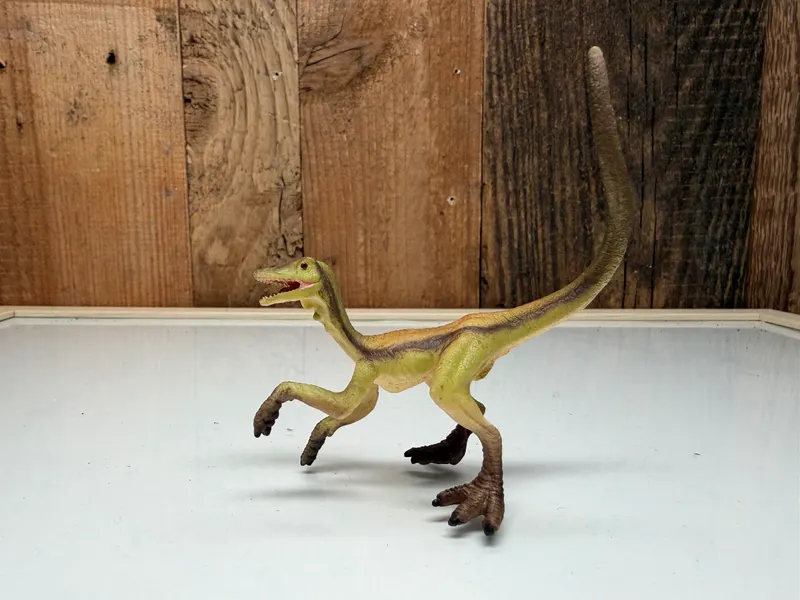 Schleich Micro Velociraptor Jagend