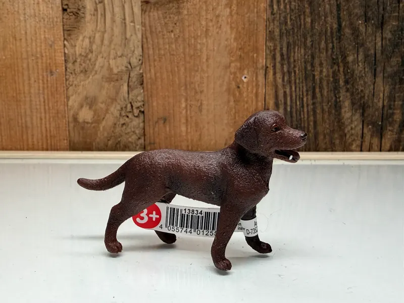 Schleich Farm World Labrador Retriever (13834)
