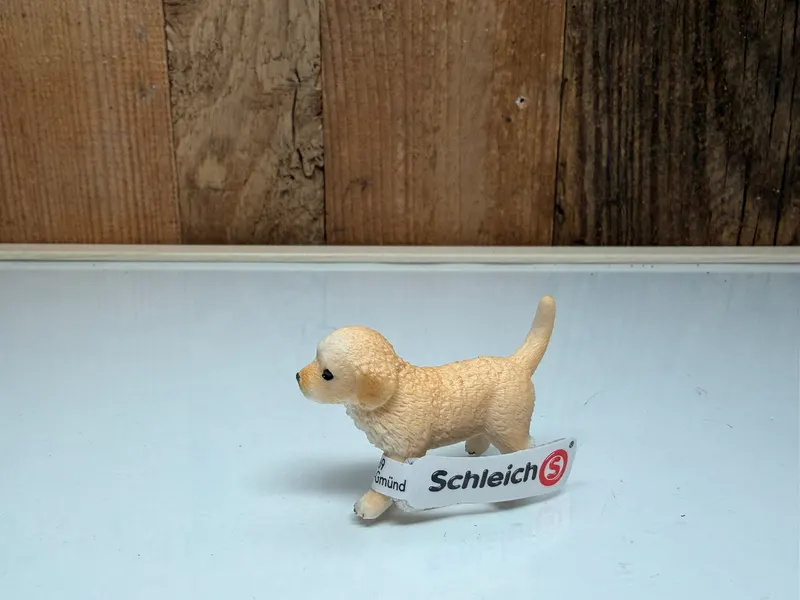 Schleich Farm World Golden Retriever Pup (16396)