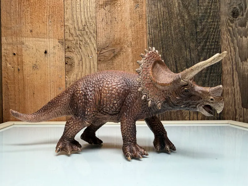 Schleich Dinosaurs Triceratops (14522)