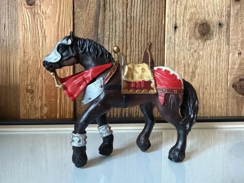 Papo Fantasy Figure War Red Horse (39272)