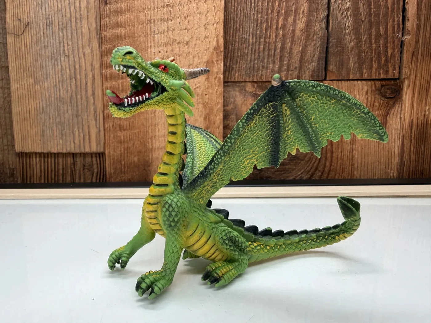 Bullyland Fantasy Figure Zittende Groene Draak (75593)
