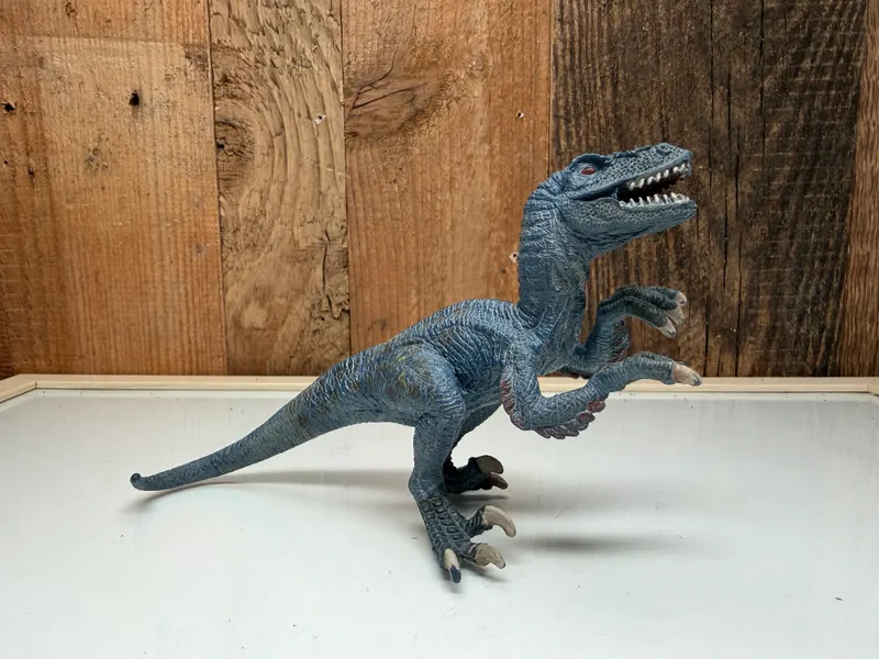 Schleich Dinosaurs Velociraptor (McDonald's 016)