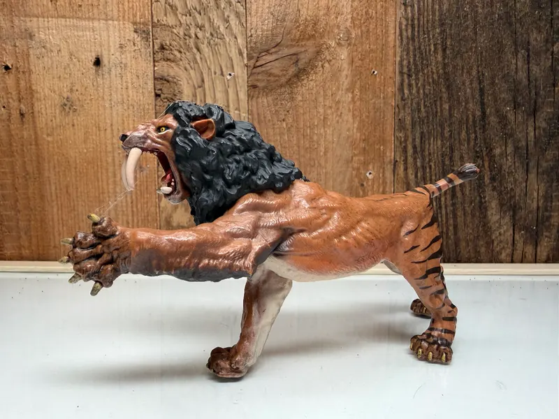 Papo Smilodon Roaring