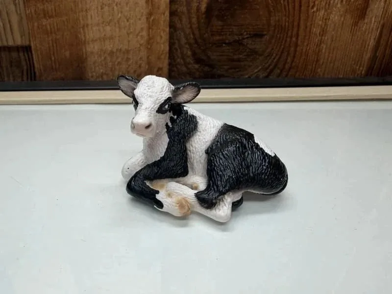Schleich Farm World Liggend Holstein Kalf (13639)